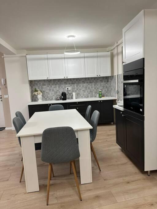 Ultracentral Luxury Apartament Timisoara Exterior photo